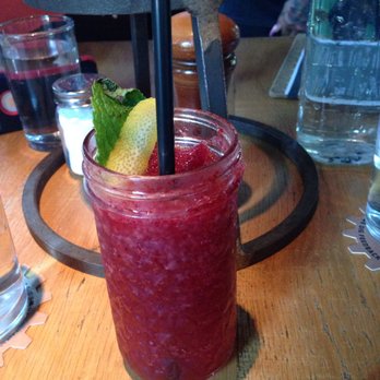Pie Tap Pizza + Rotisserie + Bar - Blackberry bourbon smash - Pizza Near Me - Dallas, Texas