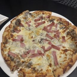 Bianca pizza with cotto ham!