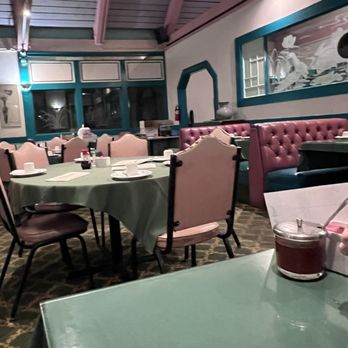 Mandarin King - Interior - Chinese Near Me - Northridge, California Mandarin King - Interior - Chinese Near Me - Northridge, California