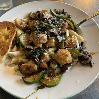 16 East - Pasta Fresco with shrimp - American Near Me - Cordele, Georgia