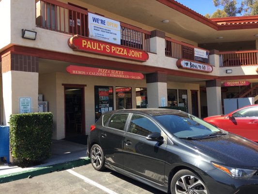 Pauly's Pizza Joint by null