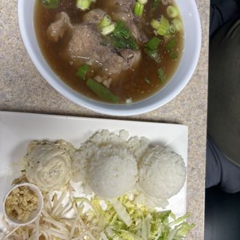 Bamboo Grille Maui - Ox tail soup - Hawaiian Near Me - Wailuku, Hawaii Bamboo Grille Maui - Ox tail soup - Hawaiian Near Me - Wailuku, Hawaii