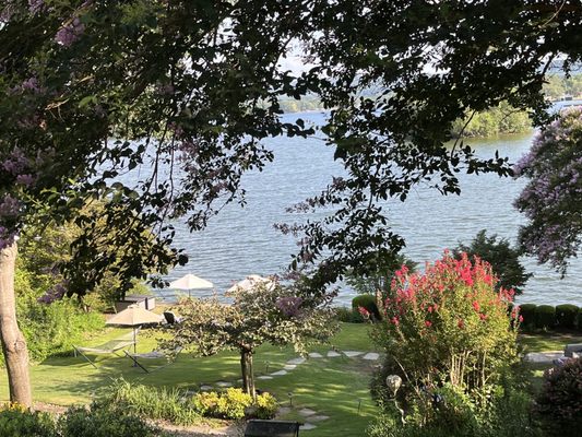 Lookout Point Lakeside Inn by null