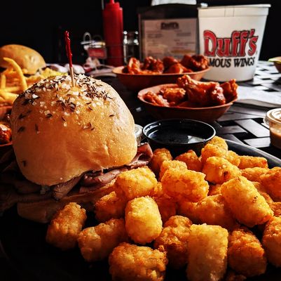 Duff's Famous Wings by null