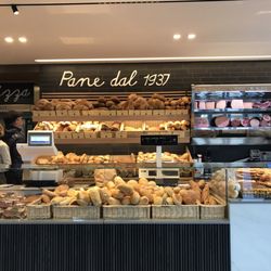 Panetteria Zenere - So much wonderful, fresh bread!