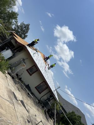 Smart Roofing Specialist Logo