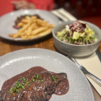 Le Sens Unique - Angus with salad - French Near Me - Paris, 75 Le Sens Unique - Angus with salad - French Near Me - Paris, 75