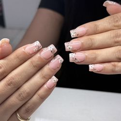 J's Skincare & Nails - Floral design