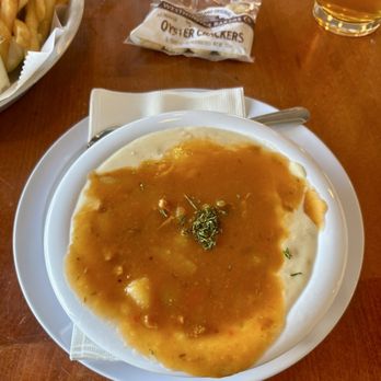 Duckie's Chowder House - Fifty fifty chowder - Seafood Near Me - Cayucos, California Duckie's Chowder House - Fifty fifty chowder - Seafood Near Me - Cayucos, California