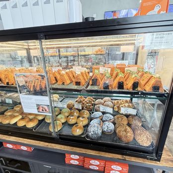 Cafe W Bakery and Desserts - Cafes Near Me - Flushing, New York