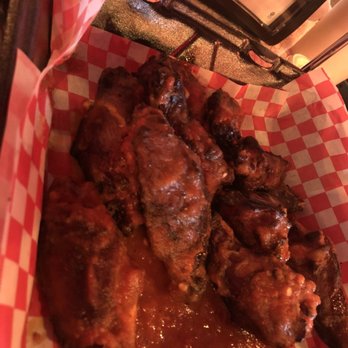 1000° Wood Fired Pizza - Smoked chicken wings with 500 degree sauce - Pizza Near Me - Mt. Summit, Indiana