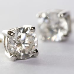 Clinical Piercing by PA ProMedical - Get pierced! Add new or for the first time. Go for a fresh look. Torn or repaired lobe? See if re-piercing is right for you.