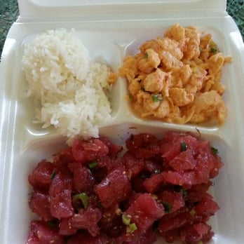 Pono Market - sesame ahi poke, spicy lobster and white rice - Hawaiian Near Me - Kapaa, Hawaii