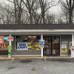 Keedysville country store - Photo of the front of the store.