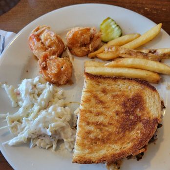 Edgewood Cafe - Fried shrimp and roast beef sandwich - American Near Me - Yardley, Pennsylvania
