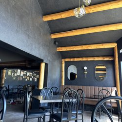 Kampfire Steakhouse - Dining room
