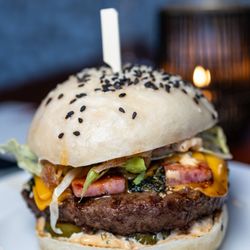 Lulu Bar - Burger ($17)