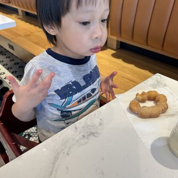 Paris Baguette - Donuts Near Me - Germantown, Maryland