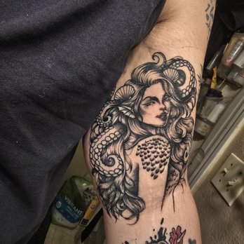 Juniper Moon Tattoo - Tattoo Near Me - Twain Harte, California Juniper Moon Tattoo - Tattoo Near Me - Twain Harte, California