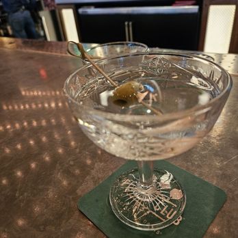 Flight Club Boston - dirty martini - Dart Arenas Near Me - Boston, Massachusetts