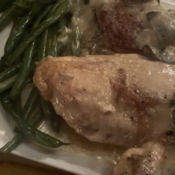 Hugo's Cellar - Chicken champignon - American Near Me - Las Vegas, Nevada Hugo's Cellar - Chicken champignon - American Near Me - Las Vegas, Nevada