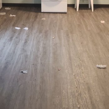 Arcade Apartments - Laundry room on a daily basis is not being cleaned so its left looking dirty - Apartments Near Me - Racine, Wisconsin