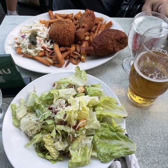 Pub Saint-Patrick - Fried chicken battered masala , French fries, cole slaw and ceasar salad - Irish Pub Near Me - Quebec City, Quebec Pub Saint-Patrick - Fried chicken battered masala , French fries, cole slaw and ceasar salad - Irish Pub Near Me - Quebec City, Quebec