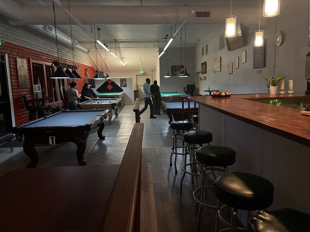Jonah's Billiard & Brew Logo