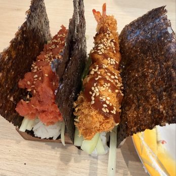 Tamago Sushi Conveyor Belt - Hand Held Rolls - Conveyor Belt Sushi Near Me - San Francisco, California Tamago Sushi Conveyor Belt - Hand Held Rolls - Conveyor Belt Sushi Near Me - San Francisco, California