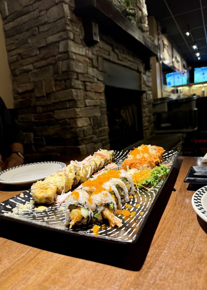 Food from Luna Thai & Sushi Restaurant