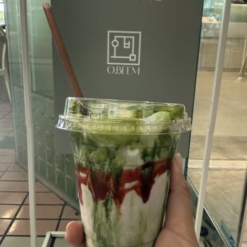 O Beem - Strawberry cloud matcha - Cafes Near Me - Los Angeles, California