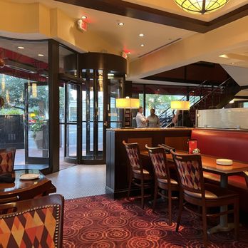 Carlyle - Entrance area - New American Near Me - Arlington, Virginia
