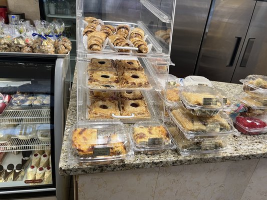 Zukerino Pastry Shop by null