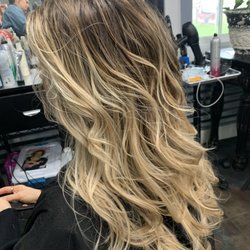 Uphoria Salon