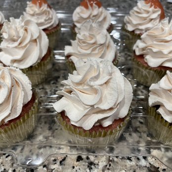 Raquel Huerta Cakes - Custom Cakes Near Me Raquel Huerta Cakes - Custom Cakes Near Me