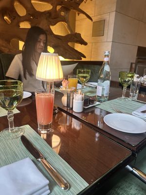 Four Seasons Hotel New York by null