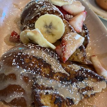 Hatch 44 Cafe - Classic French Toast - Cafes Near Me - Metuchen, New Jersey