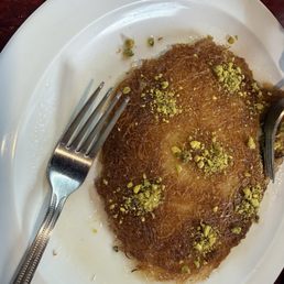 Kanaf (Palestinian dessert) Kanaf (Palestinian dessert)