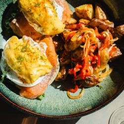 Ollie & Park's - Smoked Salmon Benedict