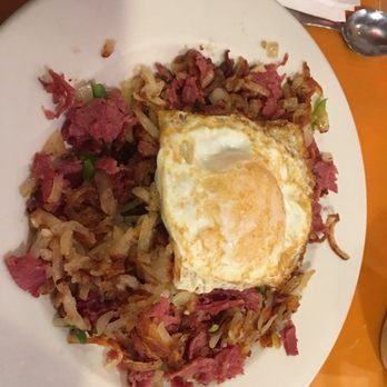 Pittsfield Cafe - Fresh corn beef hash with an egg on top. Awesome - Breakfast & Brunch Near Me - Chicago, Illinois