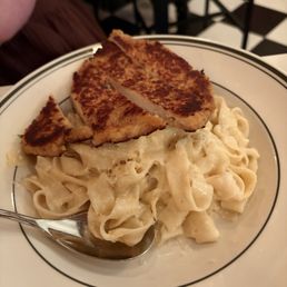BRUNETTI'S TRADITIONAL ALFREDO with Crispy Chicken milanese BRUNETTI'S TRADITIONAL ALFREDO with Crispy Chicken milanese