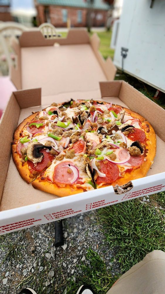 ELEO’S PIZZA Updated September 2024 19 Photos & 11 Reviews 4169 E