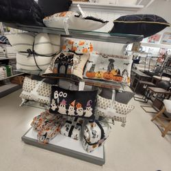 Marshalls - 8/4/2023 - I have never seen so much Halloween bedding anywhere and it was all so amazing!