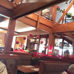 Rôtisserie St-Hubert - A l'interieur