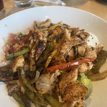 Prados Modern Mexican Cantina - Fajita Bowl -Chicken - Latin American Near Me - Lake St Louis, Missouri