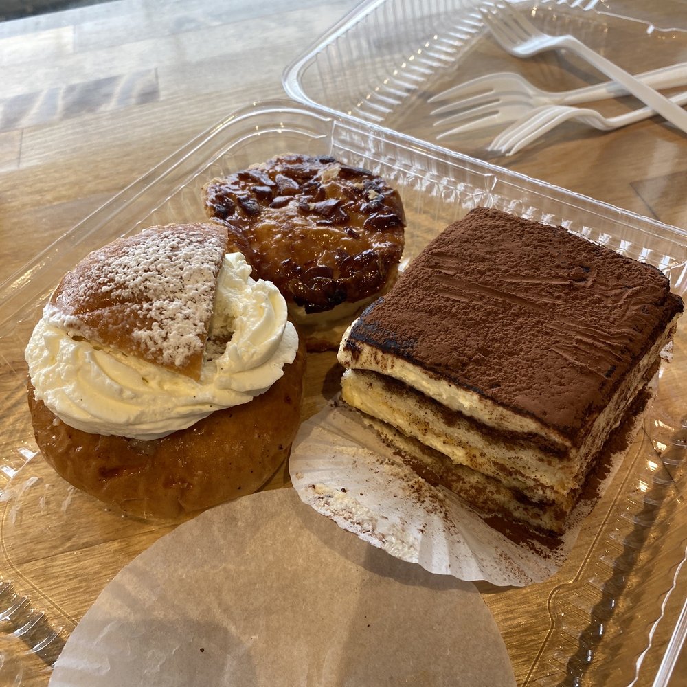 Krown Bakery & Eatery - Salma, beehive, tiramisu - Bakeries Near Me - Anoka, Minnesota