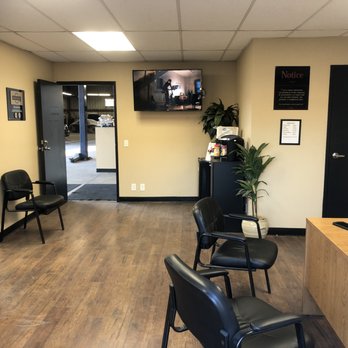 Mission Bay Collision - The waiting room has clean bathrooms, Tv to watch, and drinks for our guest. - Body Shops Near Me - San Diego, California Mission Bay Collision - The waiting room has clean bathrooms, Tv to watch, and drinks for our guest. - Body Shops Near Me - San Diego, California