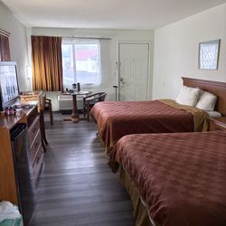 Super 8 Motel - Room size and cleanliness of floor
