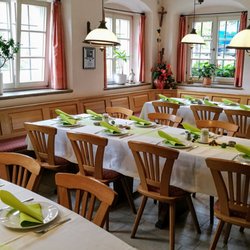 Landgasthof Fuchsmühle - Pension & Ferienwohnungen - Zum Abendessen sind wir dann im modern möblierten Gastraum.