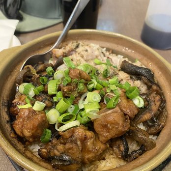 King's Kitchen - G17. Special Combo Rice Casserole with Spare Ribs with Black Bean Sauce and Preserved Vegetables with Minced Meat - Chinese Near Me - New York, New York King's Kitchen - G17. Special Combo Rice Casserole with Spare Ribs with Black Bean Sauce and Preserved Vegetables with Minced Meat - Chinese Near Me - New York, New York